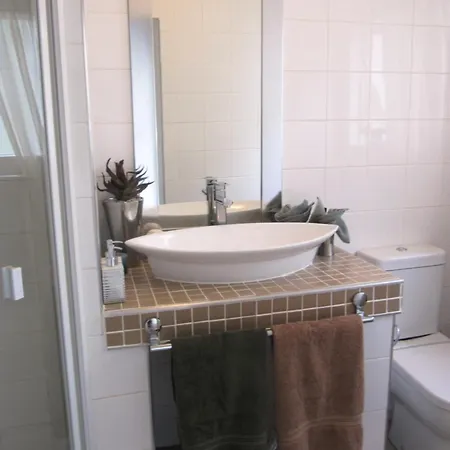 Pebble Stone House Bed & Breakfast-2